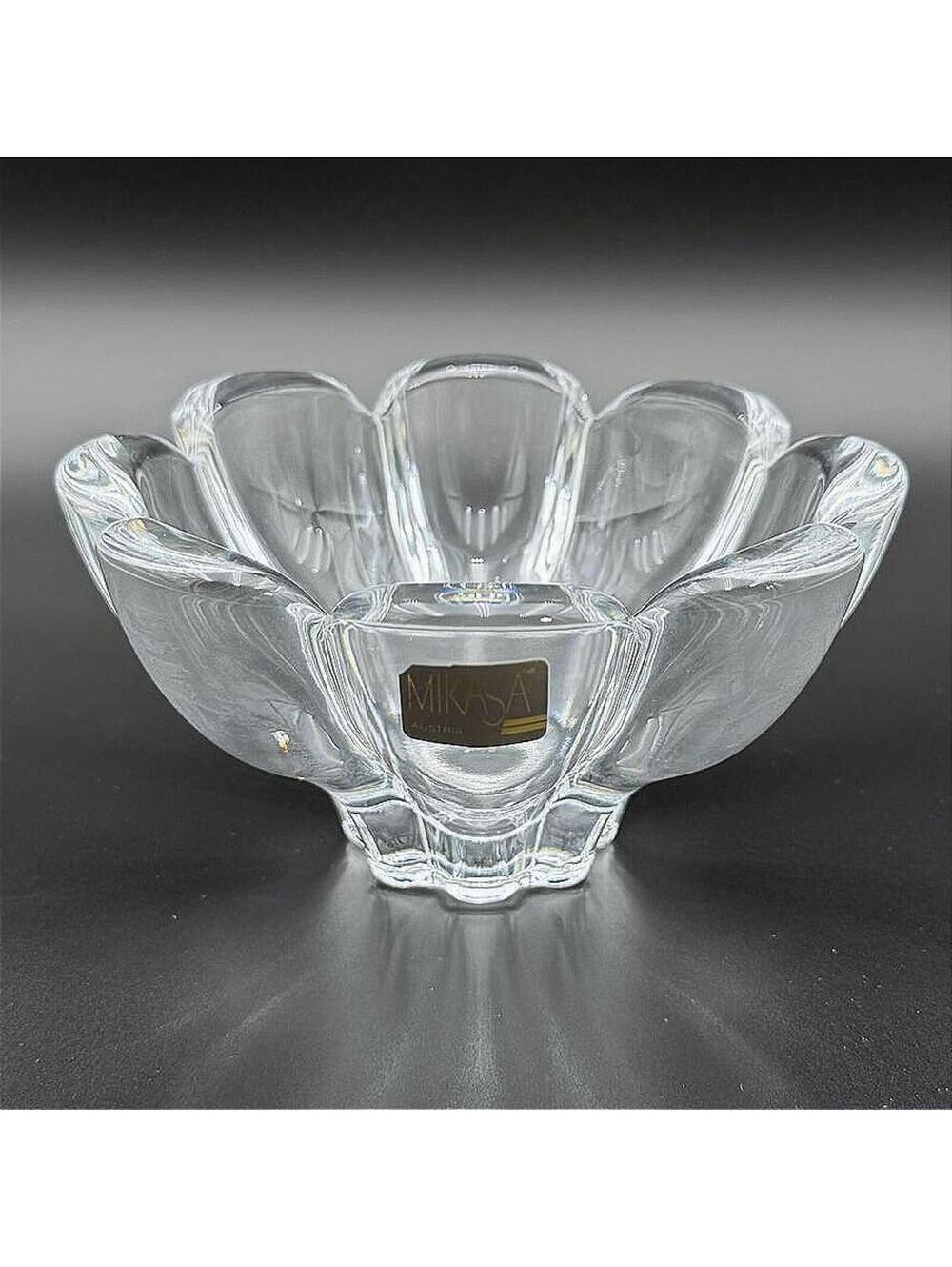 Mikasa Austria Crystal Flower Bowl Petal Candy / nut Dish, 6"Diameter, 106